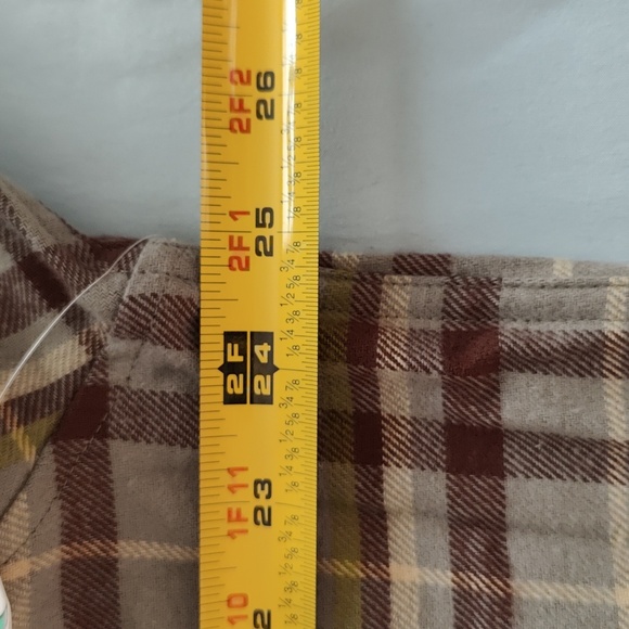 202. Marmot Doran Midweight Flannel Shirt | Color: Vetiver - Picture 4 of 9